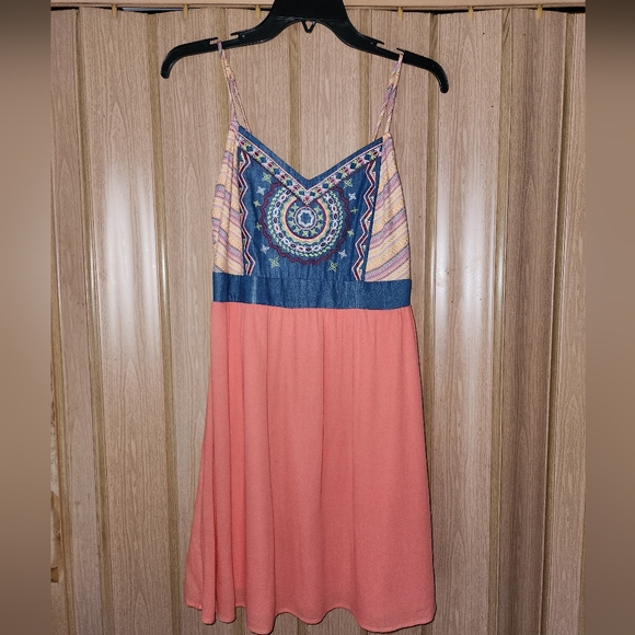 Chelsea & Violet Coral and Denim Embroidered Mini Sundress Size Medium - Picture 6 of 9